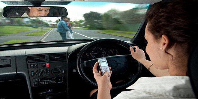 60+ Texting and Driving Statistics 2021